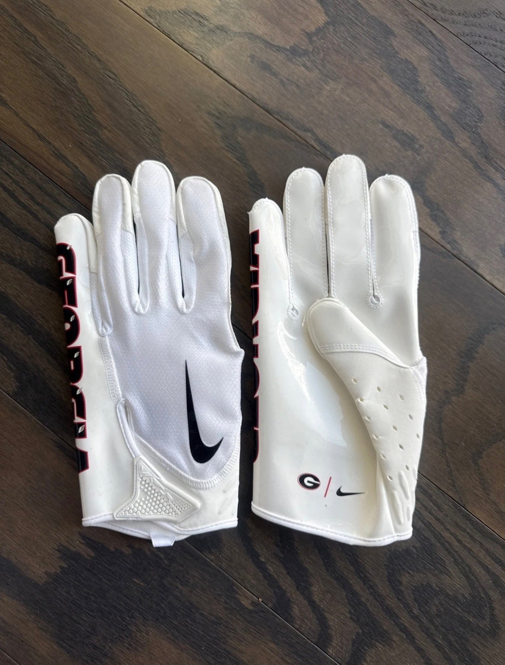NCAA UG FOOTBALL GLOVES