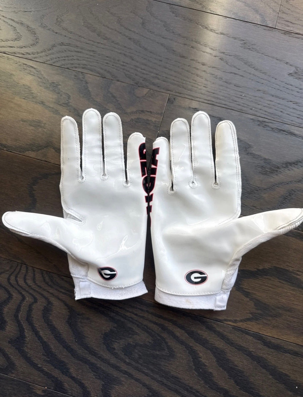 UG FOOTBALL GLOVES